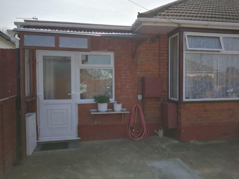 Rest Room Near To Heathrow Airport Ashford  Exterior foto